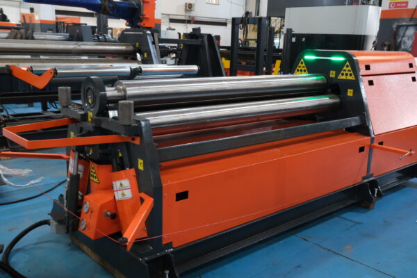 Walcarka do blachy 4-rolkowa hydrauliczna SBM-L 180X2100